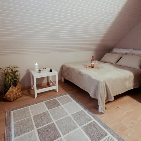 Part - B Epuelet - Privat Vizparttal * Siofok